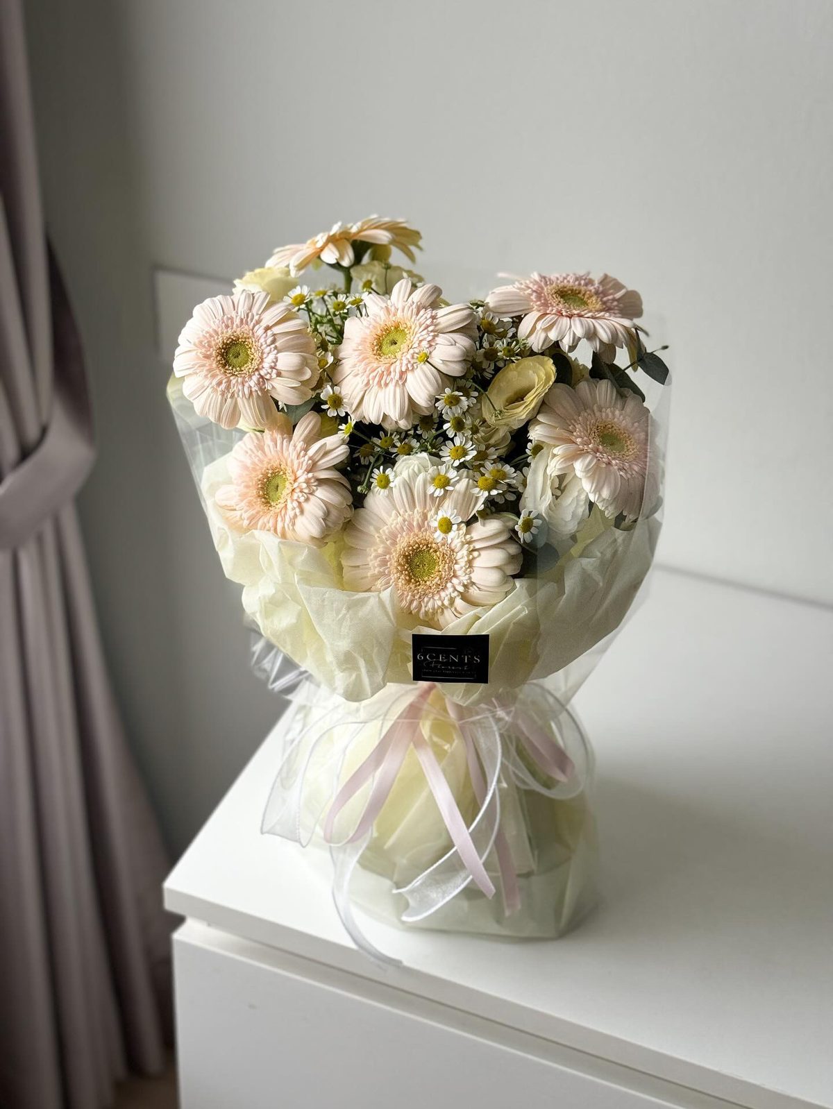 Soft cream gerbera bouquet